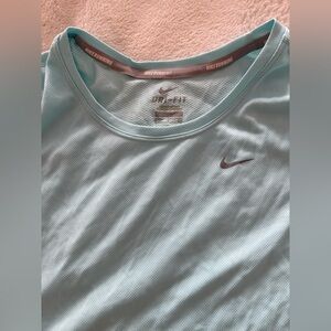 Nike Women's Dri-FIT T-Shirt in Tiffany Blue, Size S, Like New